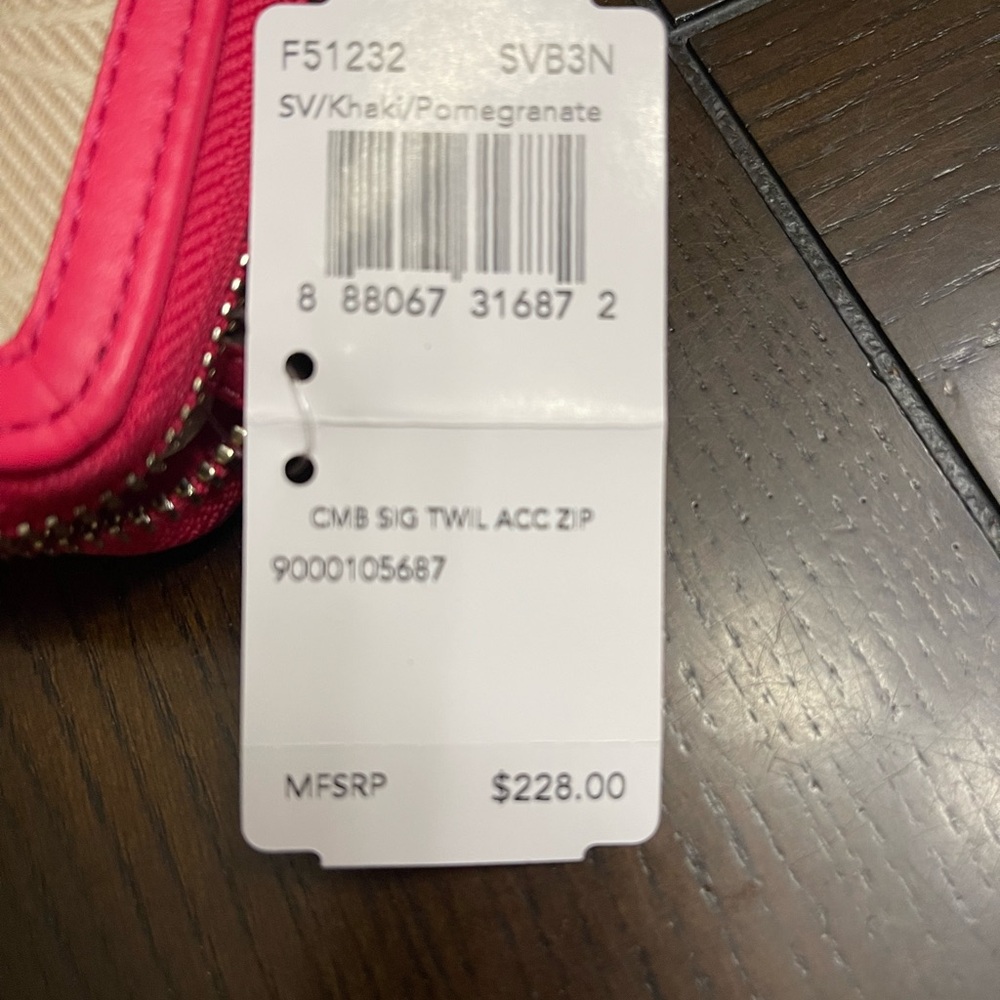 NWT Coach Wallet - Picture 4 of 4